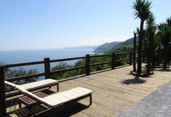 PIPER ETXEA......Relax, mar y monte! has Balcony rooms