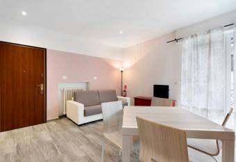 Il Peperoncino - Arona has Balcony rooms