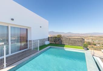 La Piedra de Coin has Balcony rooms