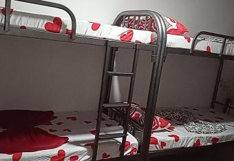 Affordable bedspacer good for 8 with breakfast has Balcony rooms