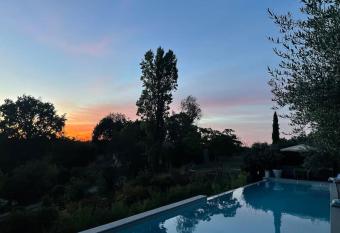 Appt/indpdant/prkg priv  /campus/jardin/terrasse has Balcony rooms