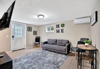 Serene Downtown Villa allows 18 year olds to book a room