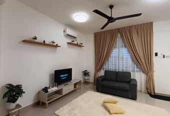 DESARU SERENITA Homestay NETFLIX WIFI has Balcony rooms