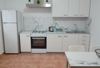 Casa NAAFI Tenerife Sur allows 18 year olds to book a room