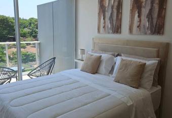 Hermoso Loft Asuncion allows 18 year olds to book a room