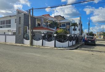 Jlp has Balcony rooms