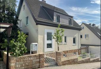 Maintal Apartment 1 allows 18 year olds to book a room