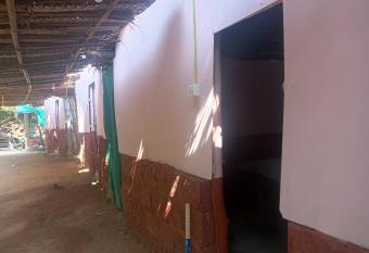 Middle Point Hut Stay has Balcony rooms