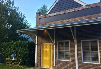 Bundanoon Bijou Southern Highlands Accommodation allows 18 year olds to book a room