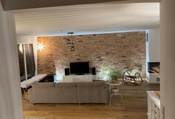 Gem  tliches Traumhaus im Gr  nen has Balcony rooms