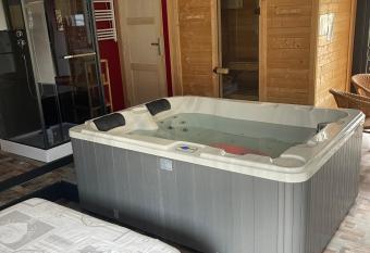 L   ENTRE DEUX    SPA has Balcony rooms