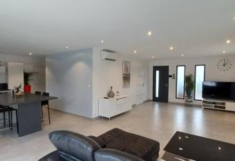 Maison de 120M avec jardin has Balcony rooms