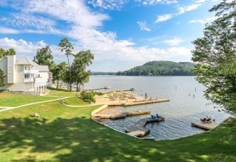 House # 09 Weiss So Blue (no pets) private pier allows 18 year olds to book a room