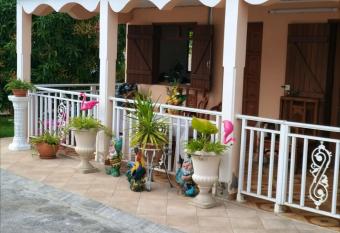 Appartement d une chambre a Bouillante a 300 m de la plage avec vue sur la mer jardin clos et wifi has Balcony rooms