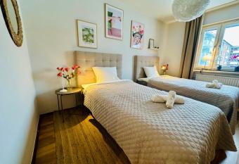 Pensionat Prinsh  jden - Town allows 18 year olds to book a room