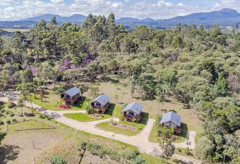 Villa Estoril has Balcony rooms