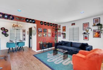 Casa De Rock allows 18 year olds to book a room