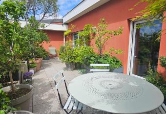 Appartement avec terrasse has Balcony rooms