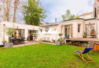 Beautiful 5 - bedroom apartment like a house, garden, Boulogne near Roland Garros, by Easyflat has Balcony rooms