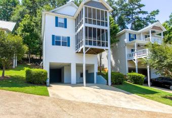 House # 29 -Castaway (Pet Friendly) allows 18 year olds to book a room