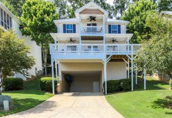 House# 30 Endless View (Pet friendly) allows 18 year olds to book a room