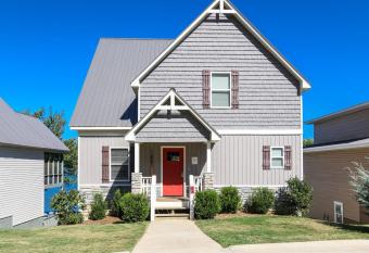 House #44 Dock Holiday (no pets) Lakefront Private Boatslip allows 18 year olds to book a room
