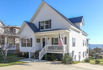 House #46 Grits Carlton Lakefront (no pets) allows 18 year olds to book a room