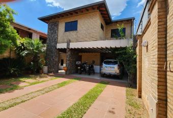 Aregua 1077 allows 18 year olds to book a room