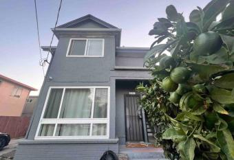 Charming Victorian Vacation Rental - Walking Distance BART has Balcony rooms