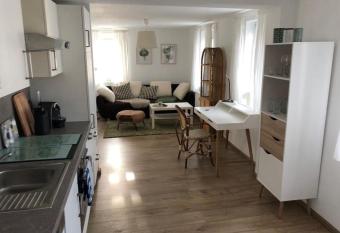 Gem  tliche Kleine Wohnung has Balcony rooms