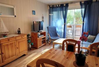 Appt 4 personnes en r  sidence,Wifi, Parking. has Balcony rooms