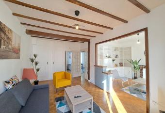 Detroit, charmante maison has Balcony rooms