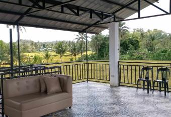 La Veranda Farm Breeze has Balcony rooms