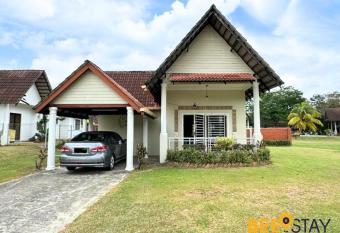 Melaka Afamosa DAmour Villa 12PAX with Private Pool & BBQ has Balcony rooms