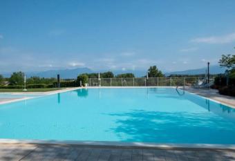 Vittoria Peschiera has Balcony rooms