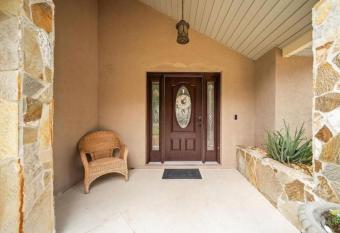 4 Bd 3 bq pool home has Balcony rooms