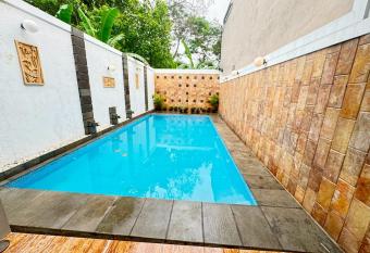 Villa Kayo Kolam Renang Private has Balcony rooms