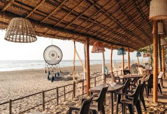 sunscape beach cafe & stay has Smoking rooms