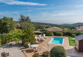 Villa Editha has Balcony rooms