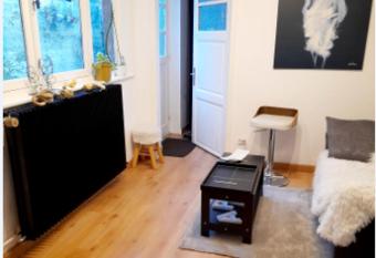 Au Jardin Mini has Balcony rooms