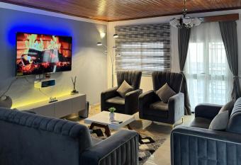 Lyn   s Luxury apartment has Balcony rooms