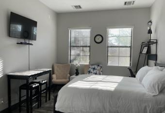 Guesthouse/Casita Goodyear has Balcony rooms