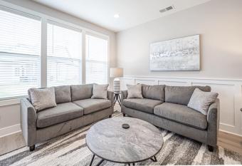 New Construction New Furnishings Luxury Unit has Balcony rooms