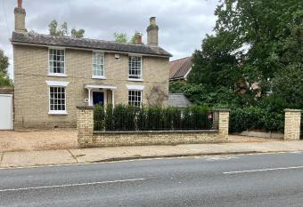 Yew Tree House, Bed & Breakfast in Colchester allows 18 year olds to book a room