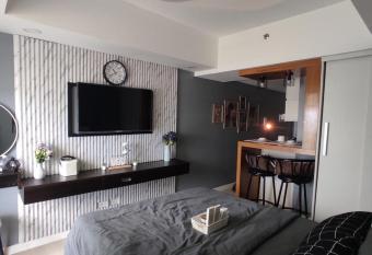 Azure North - Cozy Nookside has Balcony rooms