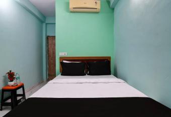 Hotel O Relax Inn allows 18 year olds to book a room