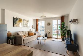 Chic & Calme proche Disneyland has Balcony rooms