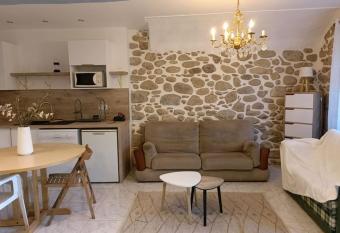 Paisible et cosy has Balcony rooms