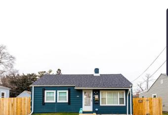 5 min from Nav has Balcony rooms