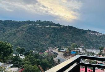 Reeta Niwas Solan has Balcony rooms